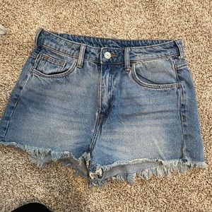 H&M high waisted shorts, size 6. Good condition.